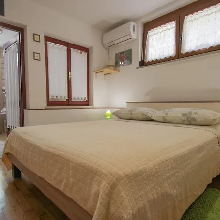 Apartment Rafi One