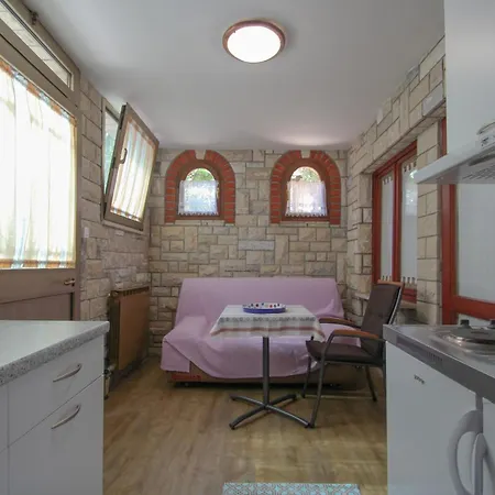 Apartment Rafi One *